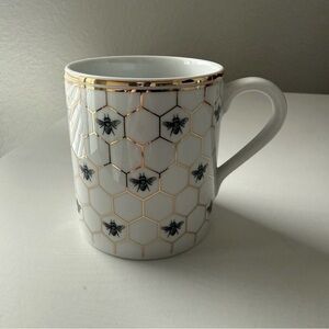 Williams Sonoma Gold and White Honeycomb Bee Mug